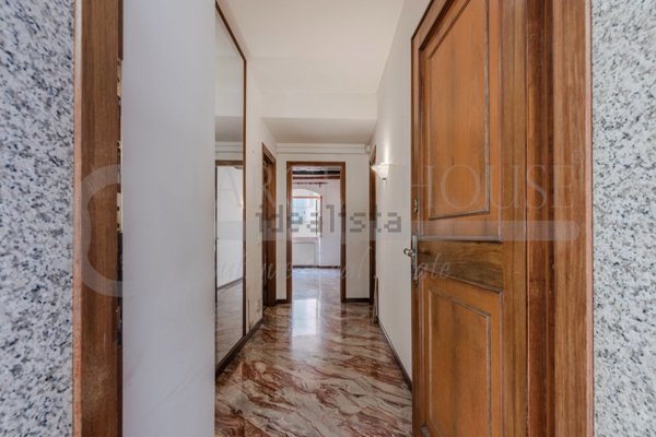 appartamento in vendita a Como in zona Como Centro
