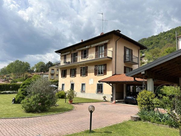 casa indipendente in vendita a Como in zona Camnago Volta