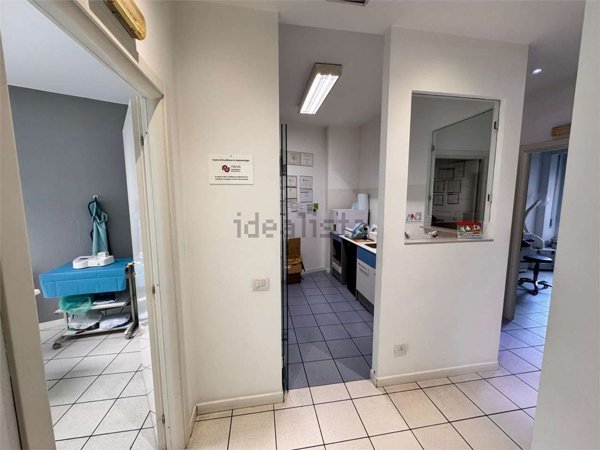 ufficio in vendita a Como in zona Caserme