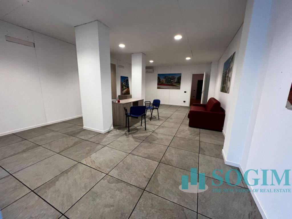 appartamento in vendita a Como in zona Albate