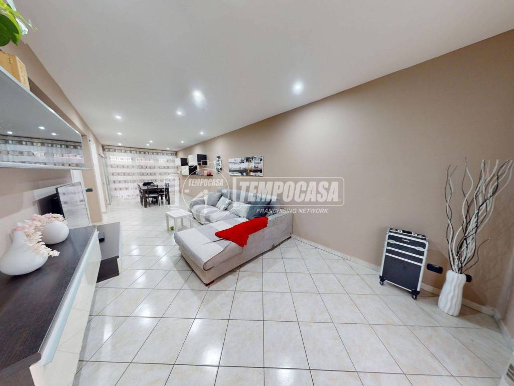 appartamento in vendita a Como in zona Prestino