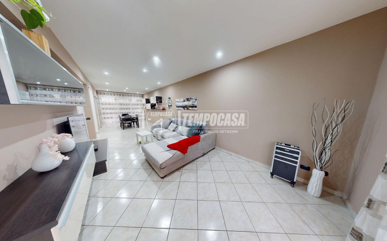 appartamento in vendita a Como in zona Prestino