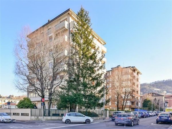 appartamento in vendita a Como in zona Como Centro