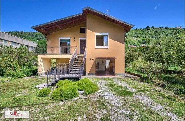 casa indipendente in vendita a Como in zona Camnago Volta