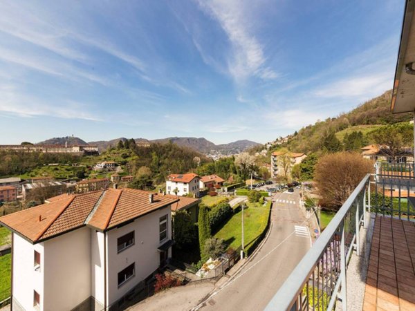 appartamento in vendita a Como in zona Valduce