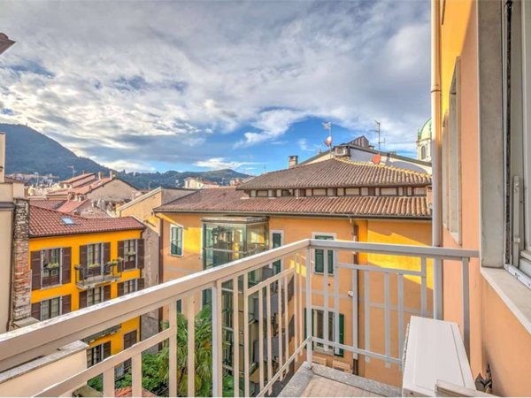 appartamento in vendita a Como in zona Como Centro