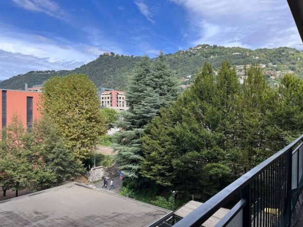 appartamento in vendita a Como in zona Borghi