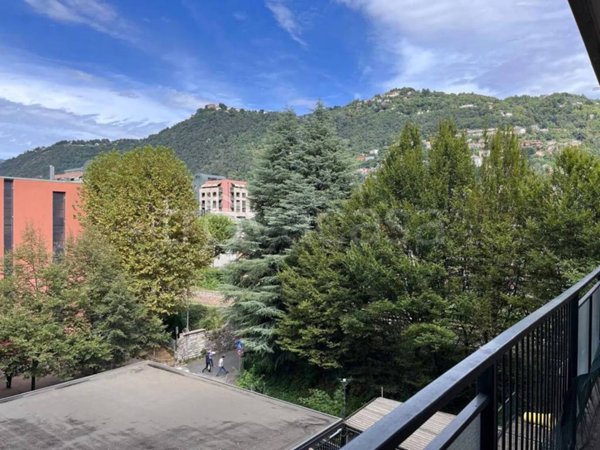 appartamento in vendita a Como in zona Borghi
