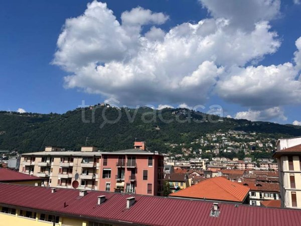 appartamento in vendita a Como in zona Borghi