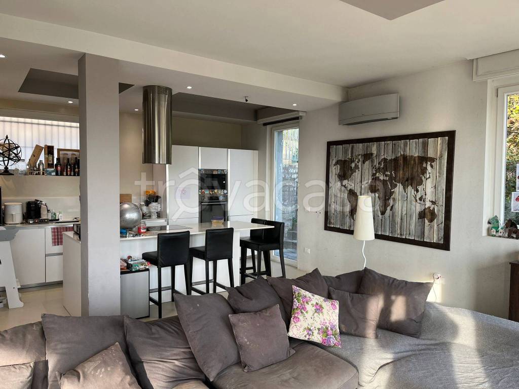 casa indipendente in vendita a Como in zona La Costa