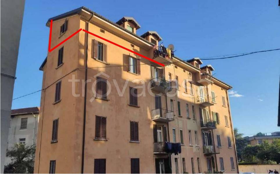 appartamento in vendita a Como in zona Camerlata