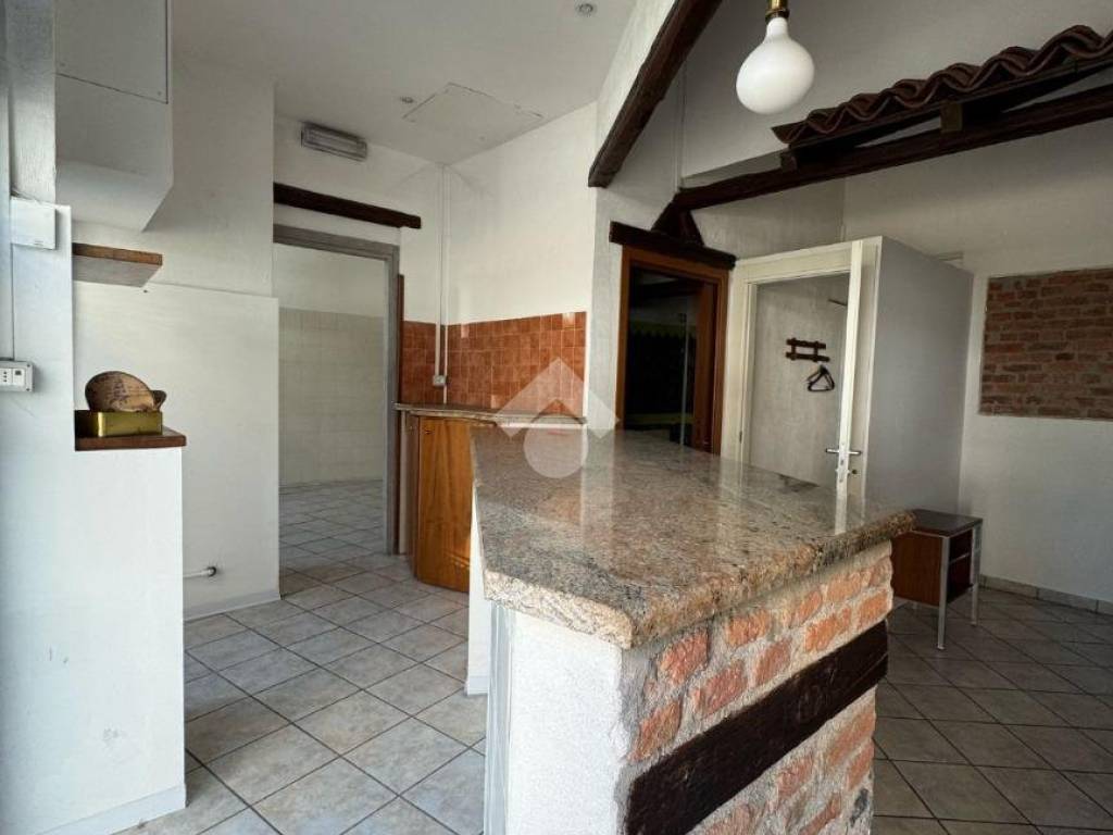 appartamento in vendita a Como in zona Villa Olmo