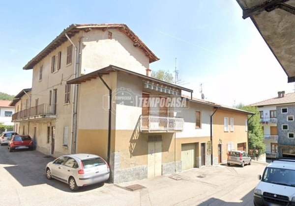 casa indipendente in vendita a Como in zona Breccia