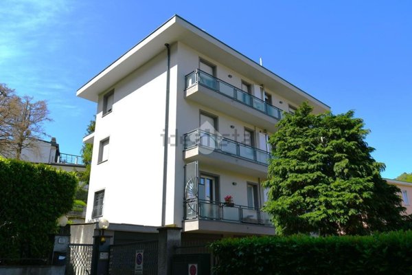 appartamento in vendita a Como in zona Lora
