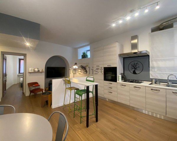 appartamento in vendita a Como in zona Tavernola