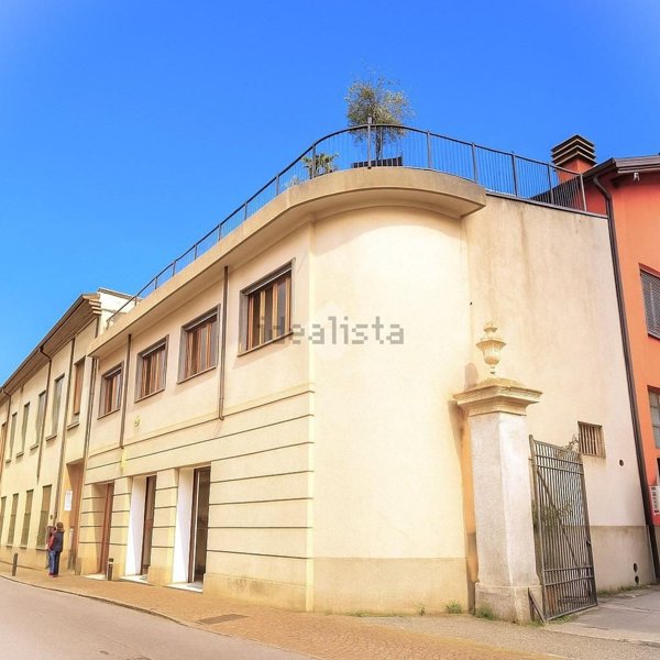 appartamento in vendita a Como in zona Como Centro