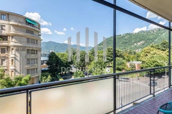 appartamento in vendita a Como in zona Villa Olmo
