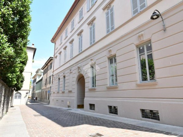 appartamento in vendita a Como in zona Como Centro