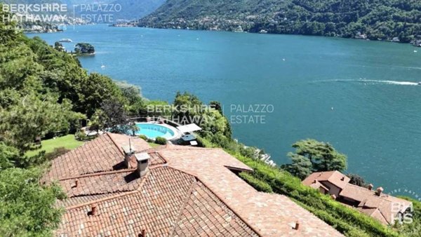 casa indipendente in vendita a Como in zona Villa Olmo