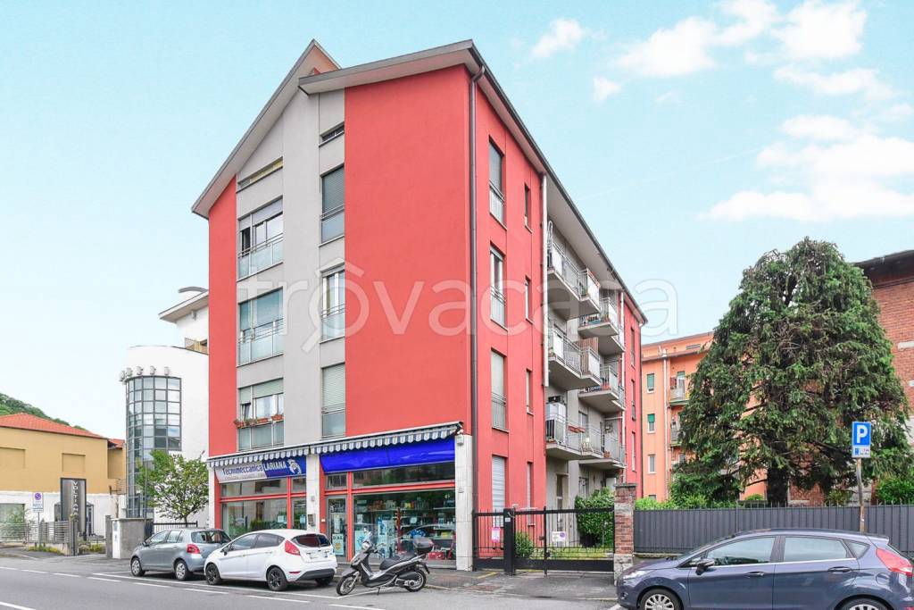 appartamento in vendita a Como in zona Camerlata