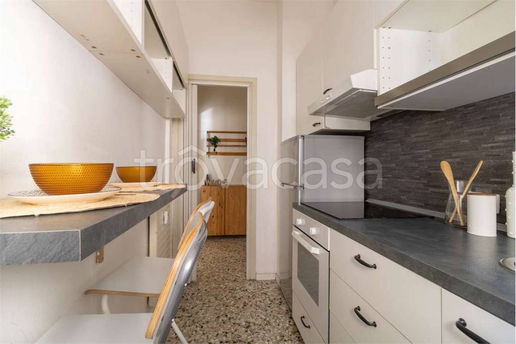 appartamento in vendita a Como in zona Lora