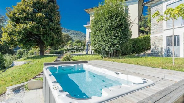 casa indipendente in vendita a Como in zona Monte Olimpino