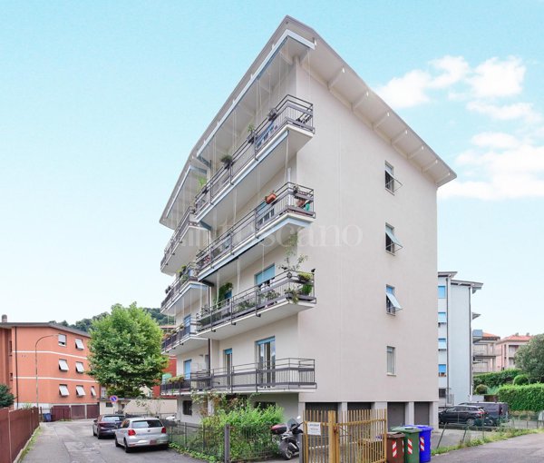 appartamento in vendita a Como in zona Muggiò