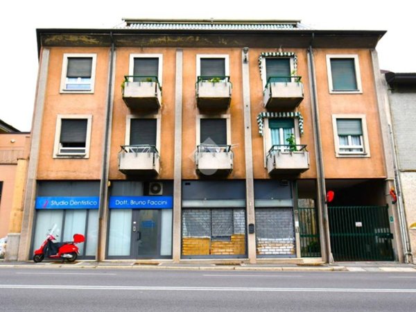 appartamento in vendita a Como in zona Camerlata