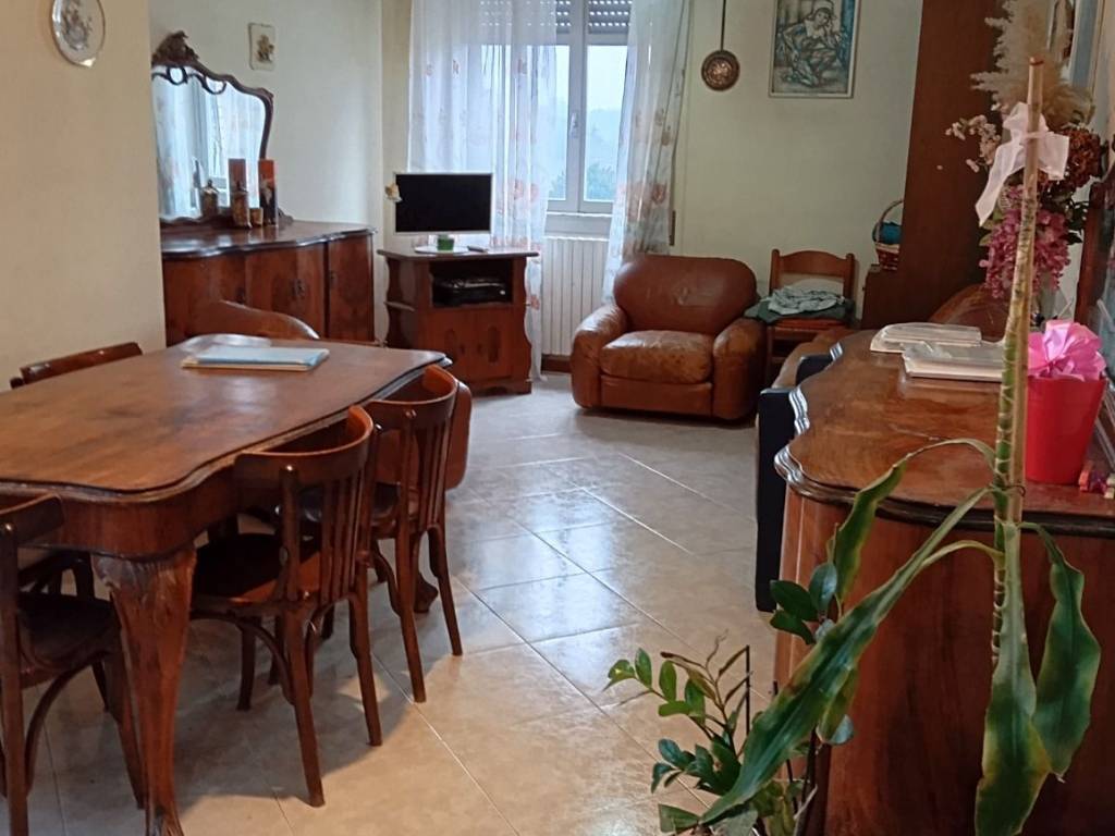 appartamento in vendita a Como in zona Prestino