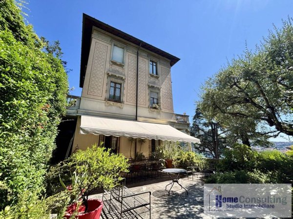casa indipendente in vendita a Como in zona Villa Olmo