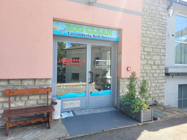 negozio in vendita a Como in zona Sagnino