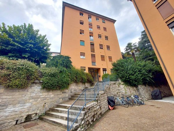 appartamento in vendita a Como in zona Villa Olmo