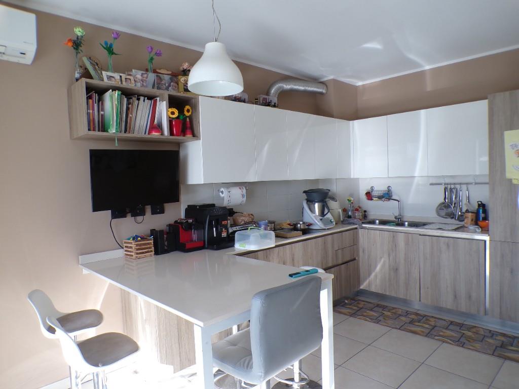 appartamento in vendita a Como in zona Albate