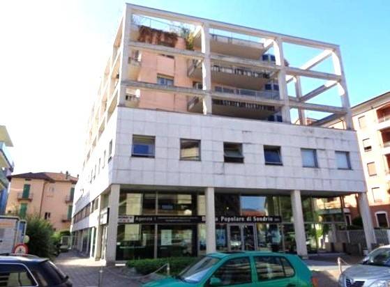 ufficio in vendita a Como in zona Borghi