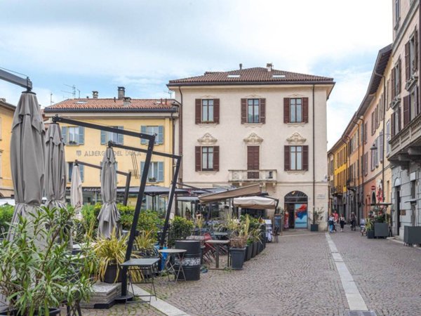 appartamento in vendita a Como in zona Como Centro