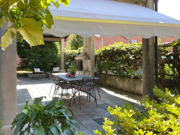 casa indipendente in vendita a Como in zona Albate