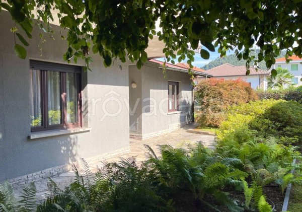 casa indipendente in vendita a Como in zona Albate