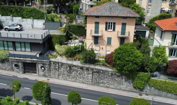 casa indipendente in vendita a Como in zona Villa Olmo
