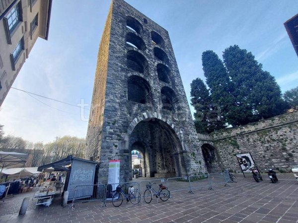 appartamento in vendita a Como in zona Como Centro