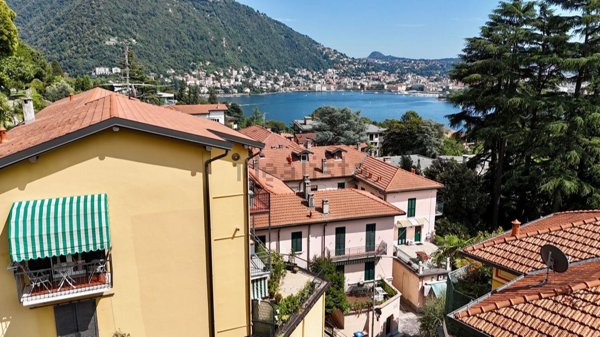 appartamento in vendita a Como in zona Villa Olmo