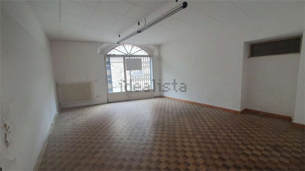 negozio in vendita a Como in zona Camerlata