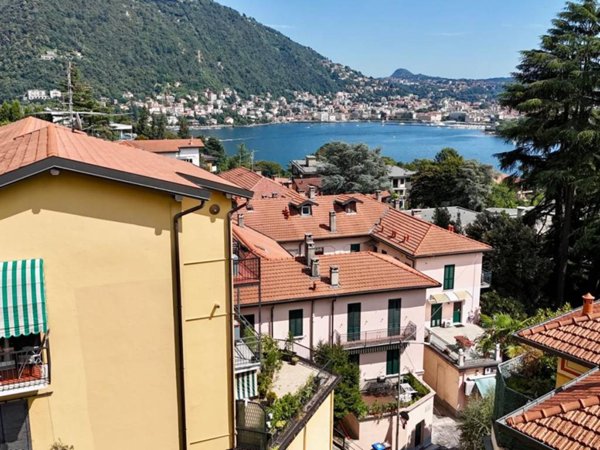 appartamento in vendita a Como in zona Villa Olmo