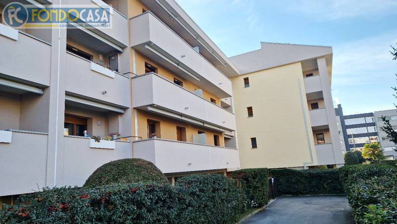 appartamento in vendita a Como in zona Breccia