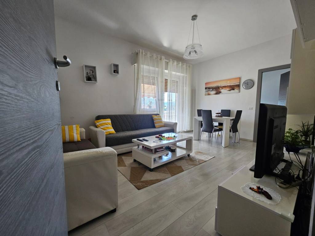 appartamento in vendita a Como in zona Borghi