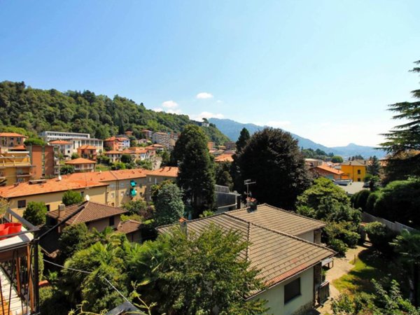 appartamento in vendita a Como in zona Tavernola