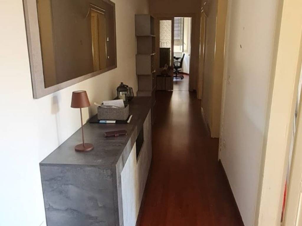 appartamento in vendita a Como in zona Villa Olmo