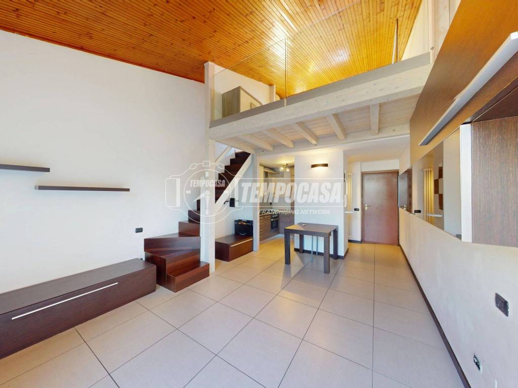appartamento in vendita a Como in zona Prestino