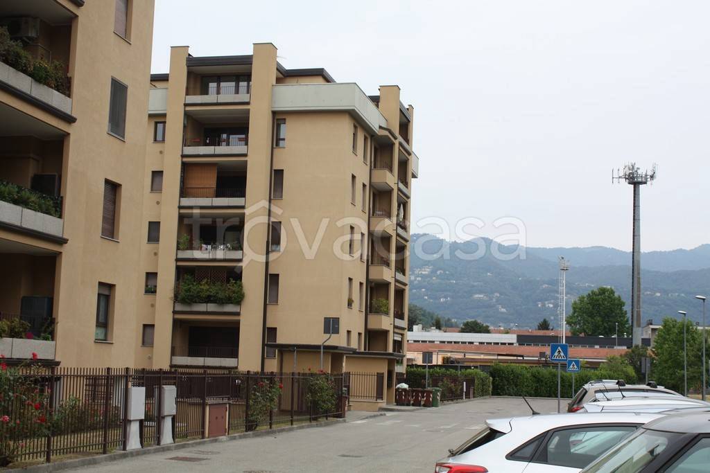 appartamento in vendita a Como in zona Camerlata