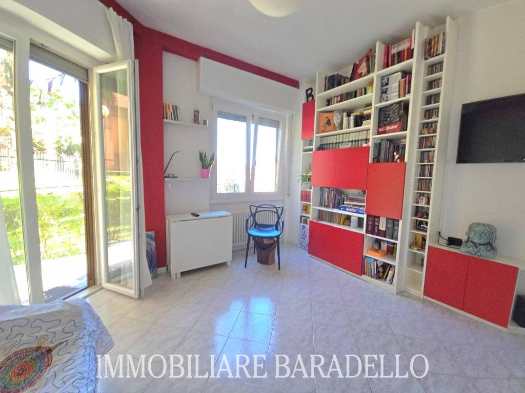 appartamento in vendita a Como in zona Salita dei Cappuccini