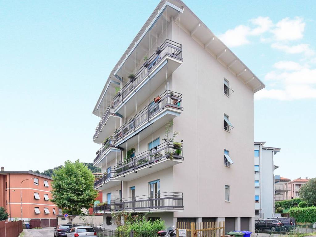 appartamento in vendita a Como in zona Trecallo